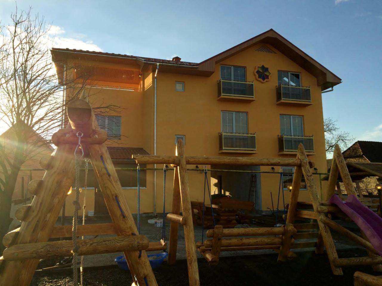 Villa Eden Delux Yanoshi Bagian luar foto