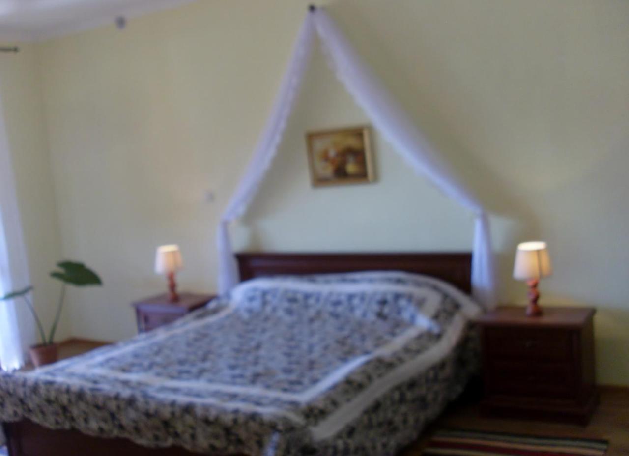 Villa Eden Delux Yanoshi Bagian luar foto