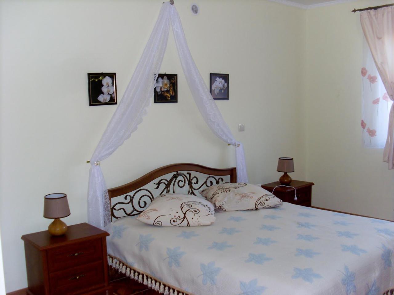 Villa Eden Delux Yanoshi Bagian luar foto