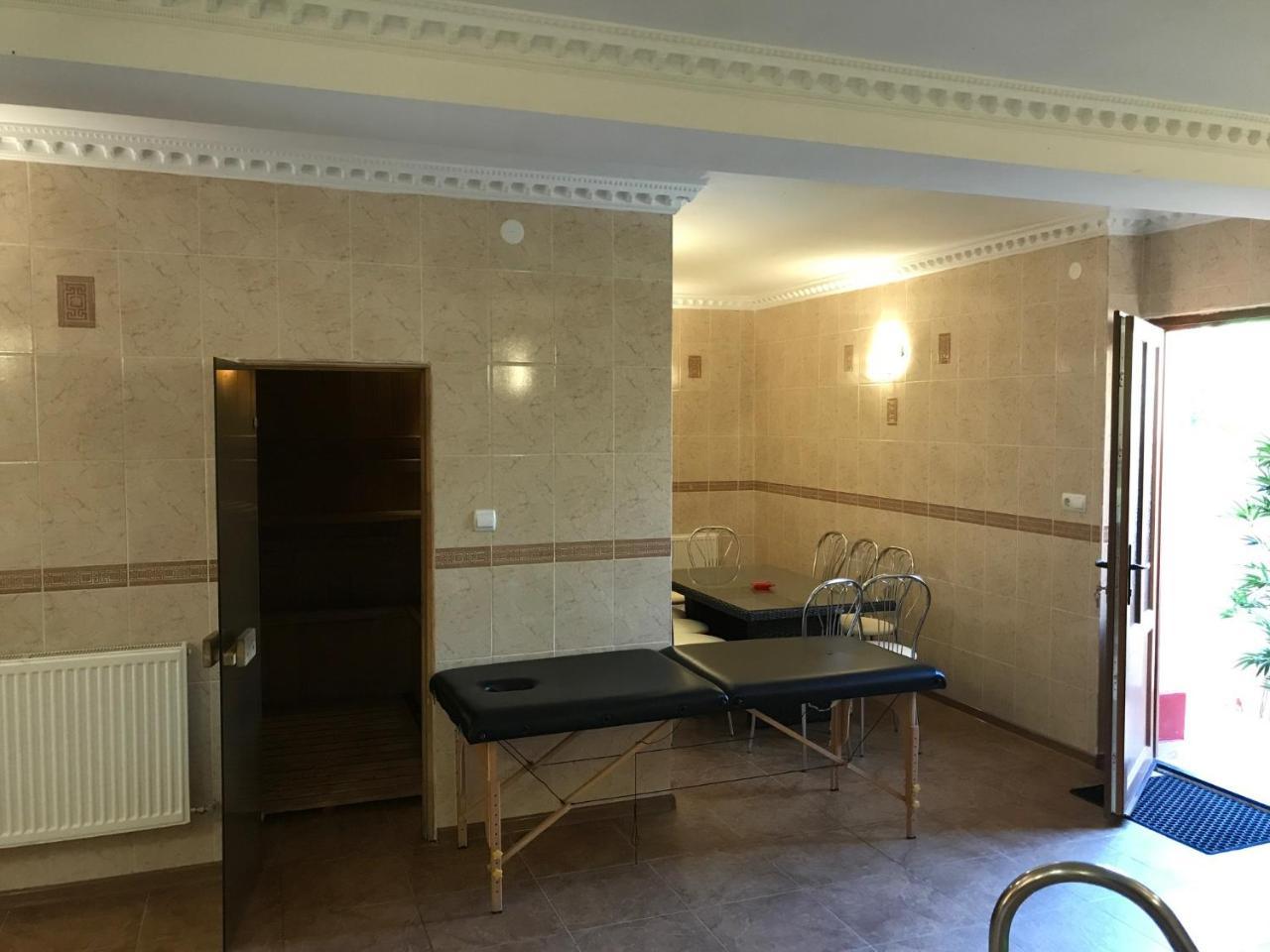 Villa Eden Delux Yanoshi Bagian luar foto